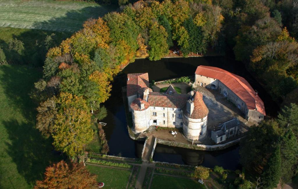 Chateau Des Martinanches Saint-Dier-d'Auvergne ภายนอก รูปภาพ